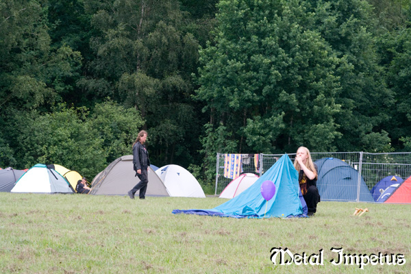 kl�gliche Zeltreste